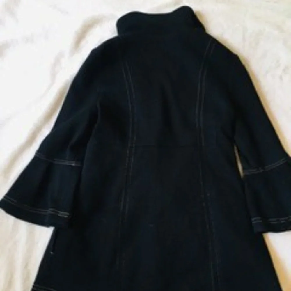 Adorable coat! - Picture 3 of 4